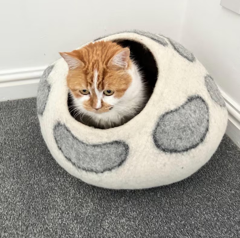Felt Cat House 40cm