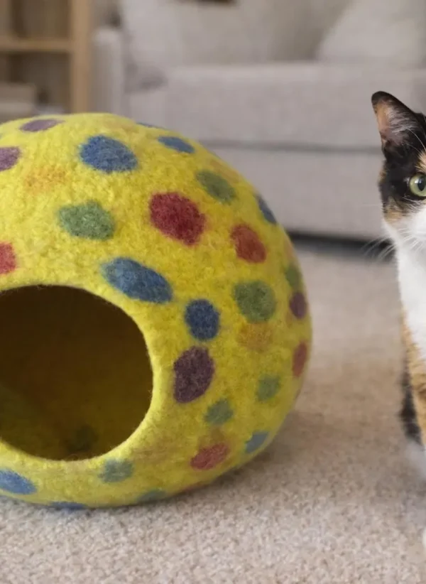 Handmade Felted Wool Cat Cave: Modern Cat House (42cm)