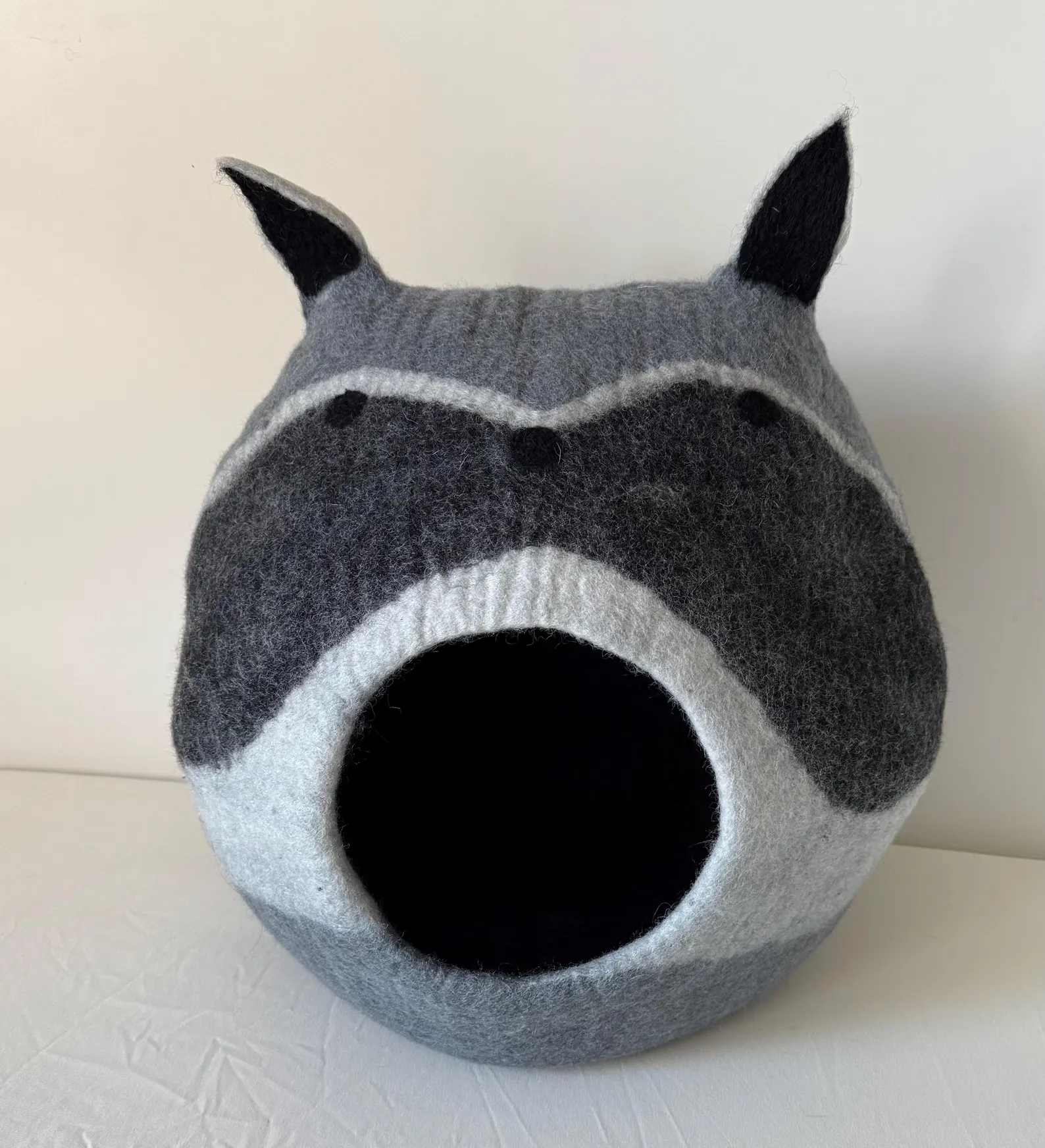 Fox Design Wool Felt Cat House: Handmade Kitten Cave Bed - Image 5